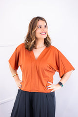 Blusa Cristina - Com Manga Morcego Gola V em Malha Confort - Naguirre Shop