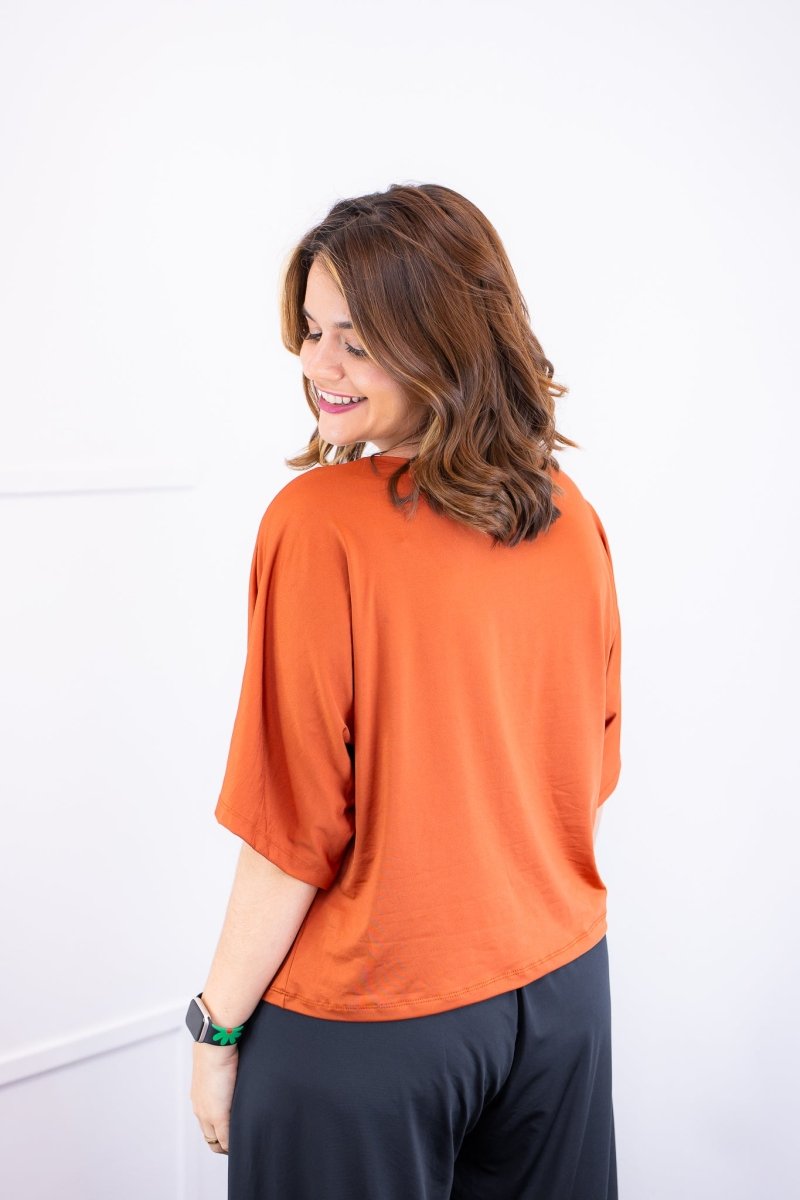 Blusa Cristina - Com Manga Morcego Gola V em Malha Confort - Naguirre Shop