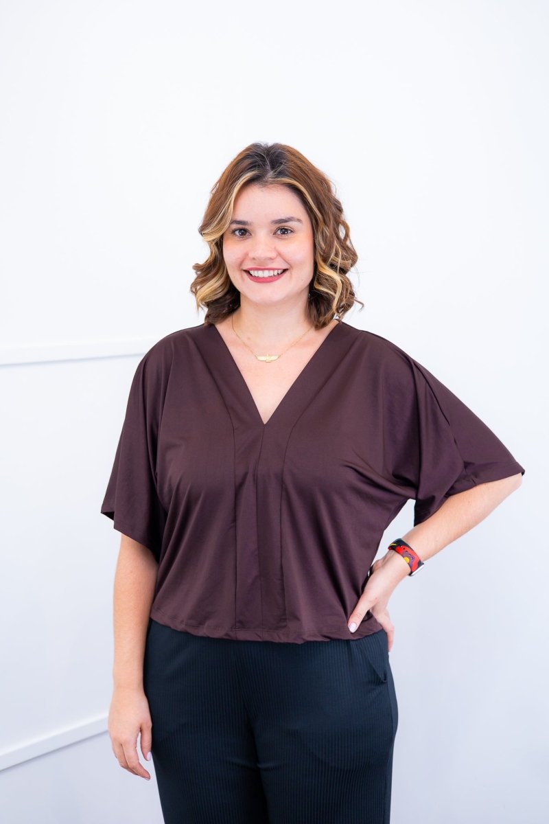 Blusa Cristina - Com Manga Morcego Gola V em Malha Confort - Naguirre Shop