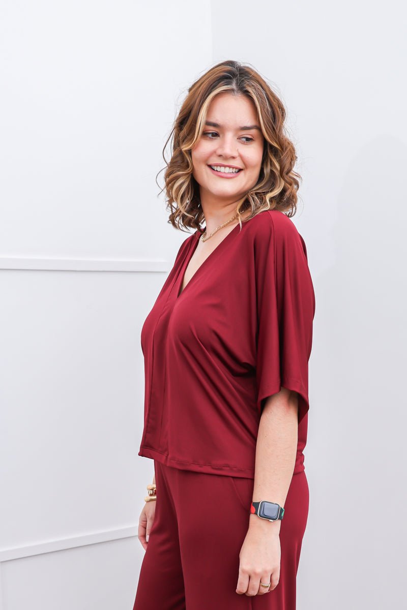 Blusa Cristina - Com Manga Morcego Gola V em Malha Confort - Naguirre Shop