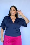 Blusa Cristina - Com Manga Morcego Gola V em Malha Confort - Naguirre Shop