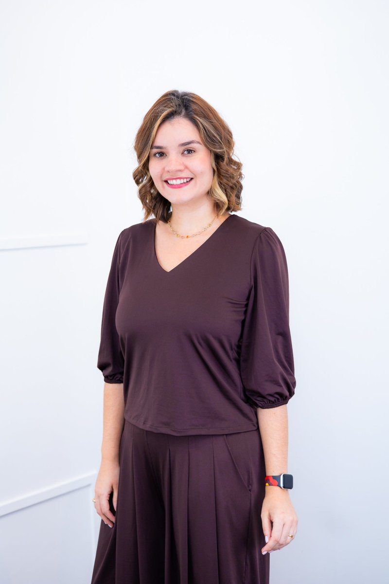 Blusa Eduarda - Gola V em Malha Confort - Naguirre Shop