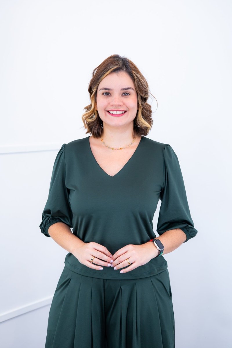 Blusa Eduarda - Gola V em Malha Confort - Naguirre Shop