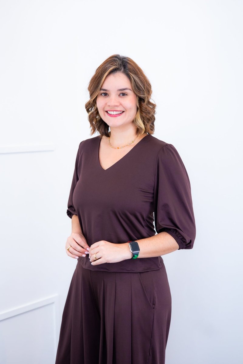 Blusa Eduarda - Gola V em Malha Confort - Naguirre Shop
