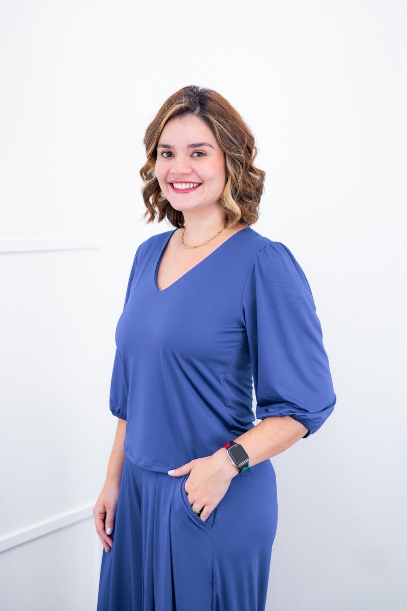 Blusa Eduarda - Gola V em Malha Confort - Naguirre Shop