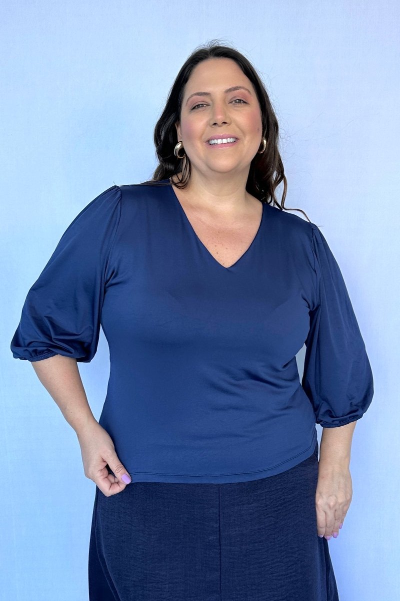 Blusa Eduarda - Gola V em Malha Confort - Naguirre Shop