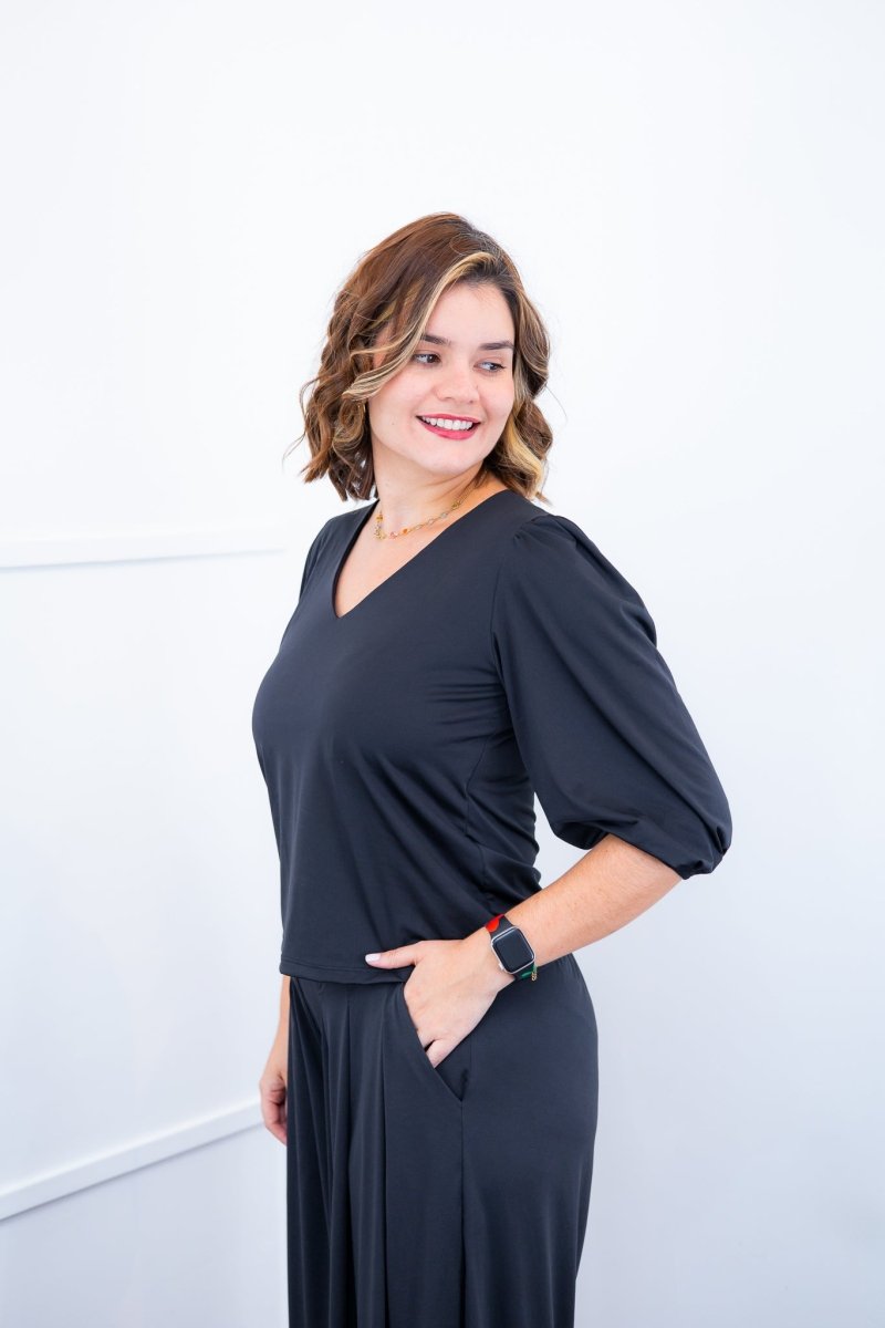 Blusa Eduarda - Gola V em Malha Confort - Naguirre Shop