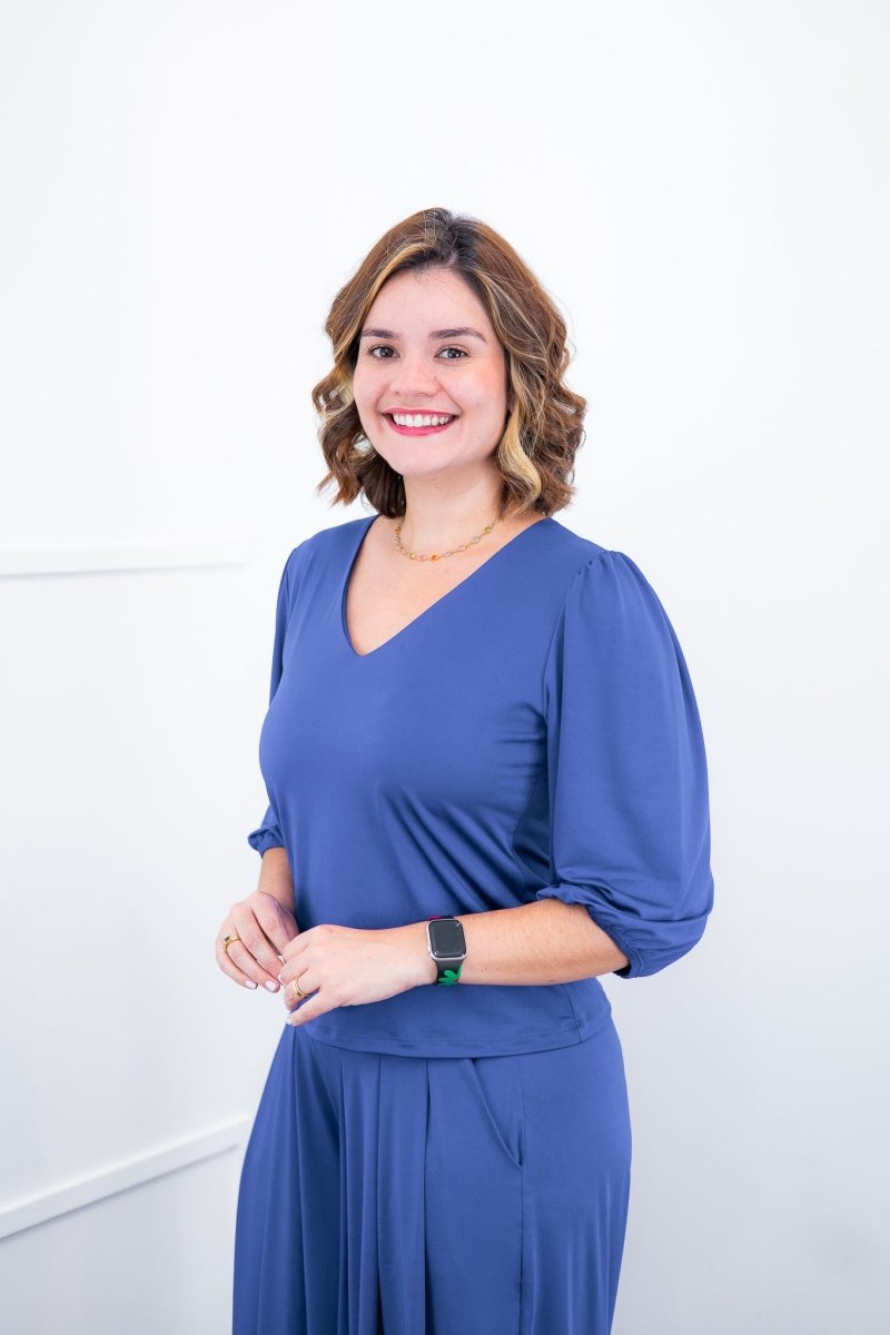 Blusa Eduarda - Gola V em Malha Confort - Naguirre Shop