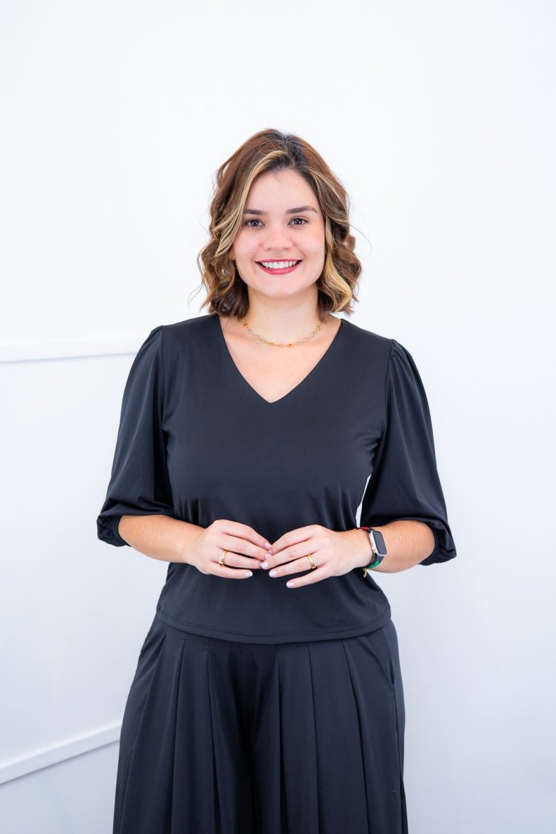 Blusa Eduarda - Gola V em Malha Confort - Naguirre Shop
