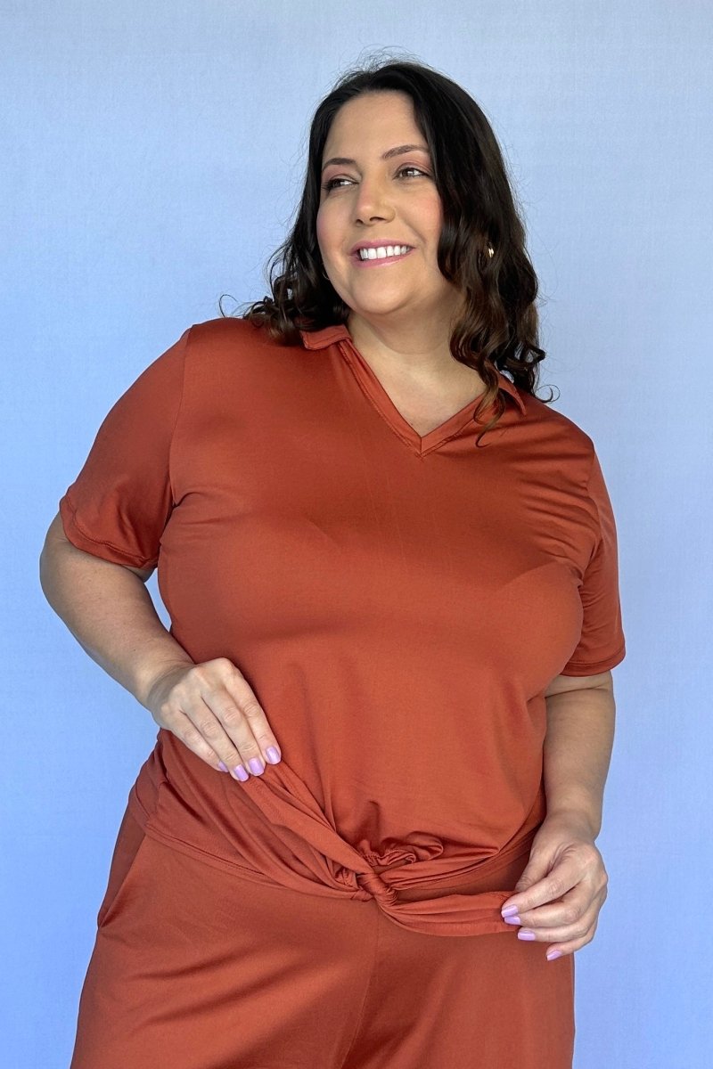 Blusa Elisa – Decote V com Amarração na Frente em Malha Confort - Naguirre Shop