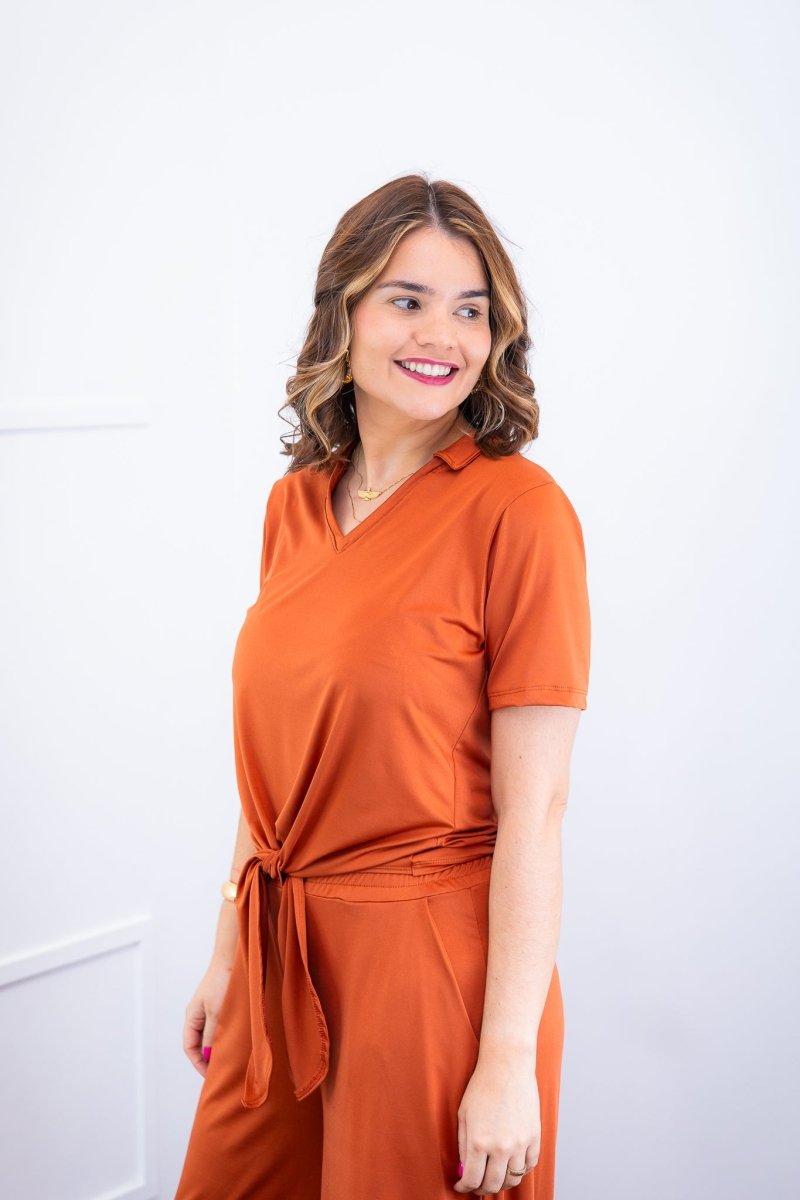 Blusa Elisa – Decote V com Amarração na Frente em Malha Confort - Naguirre Shop