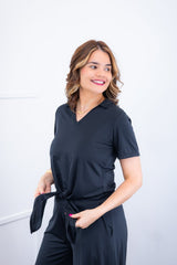 Blusa Elisa – Decote V com Amarração na Frente em Malha Confort - Naguirre Shop