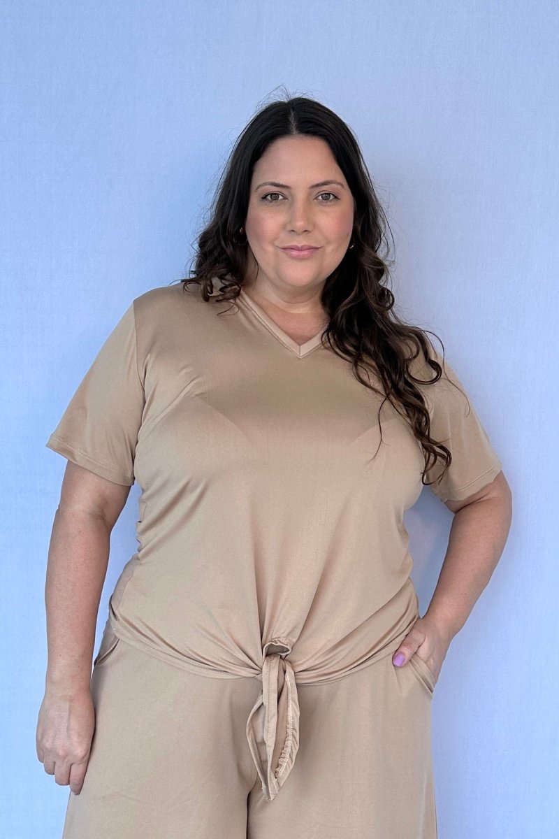 Blusa Elisa – Decote V com Amarração na Frente em Malha Confort - Naguirre Shop