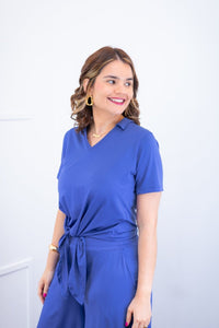 Blusa Elisa – Decote V com Amarração na Frente em Malha Confort - Naguirre Shop