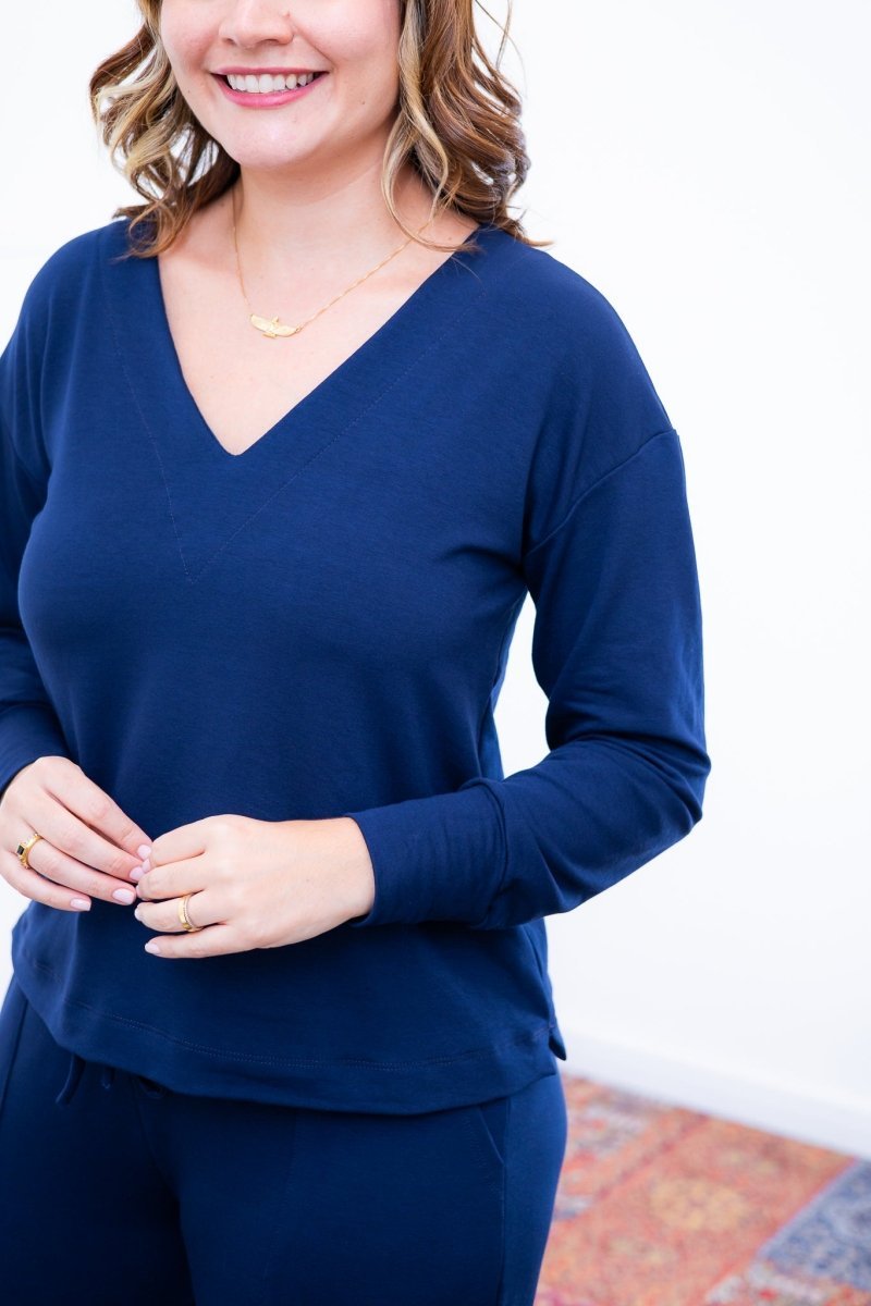 Blusa Emma - Gola V Manga Longa em Moletinho - Naguirre Shop