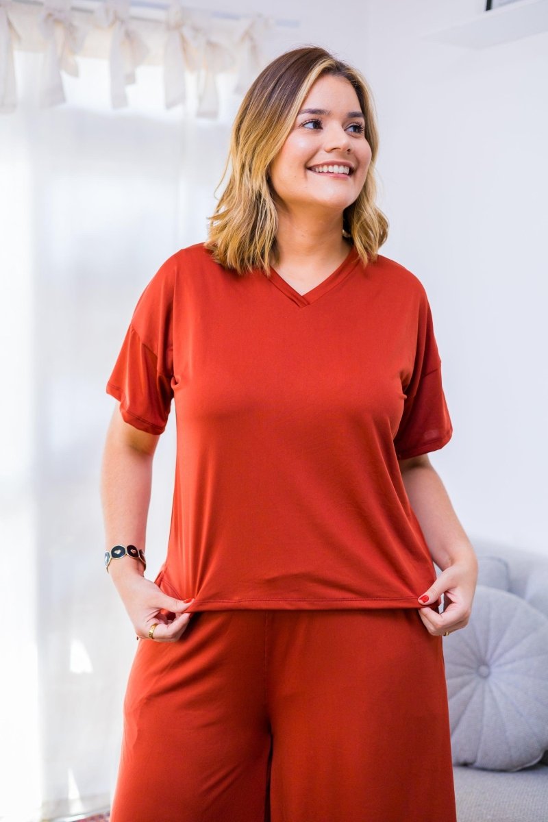 Blusa Estela - Com Decote V Em Malha Confort - Naguirre Shop