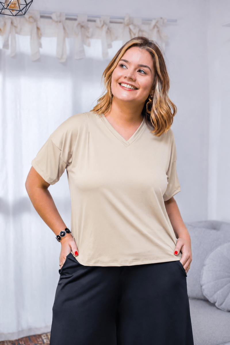 Blusa Estela - Com Decote V Em Malha Confort - Naguirre Shop