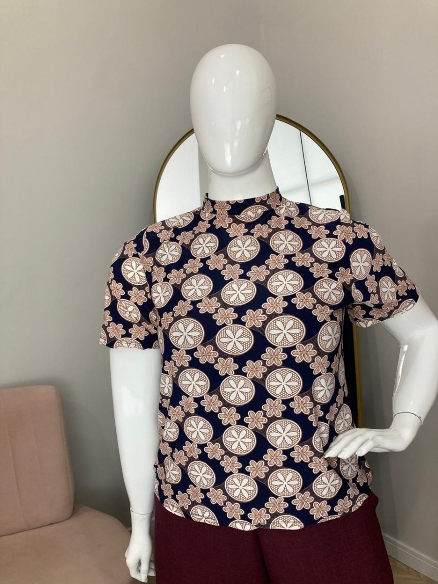 Blusa Exclusiva – Feminina em Malha Confort com Gola Redonda - Naguirre Shop