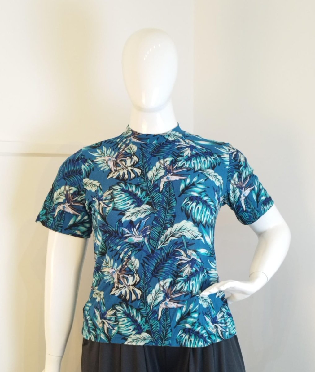 Blusa Exclusiva – Feminina em Malha Confort com Gola Redonda - Naguirre Shop
