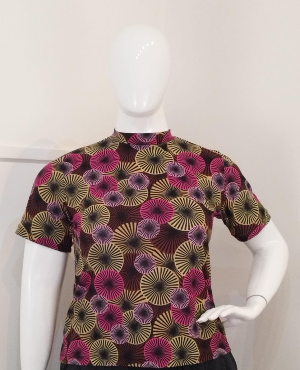 Blusa Exclusiva – Feminina em Malha Confort com Gola Redonda - Naguirre Shop