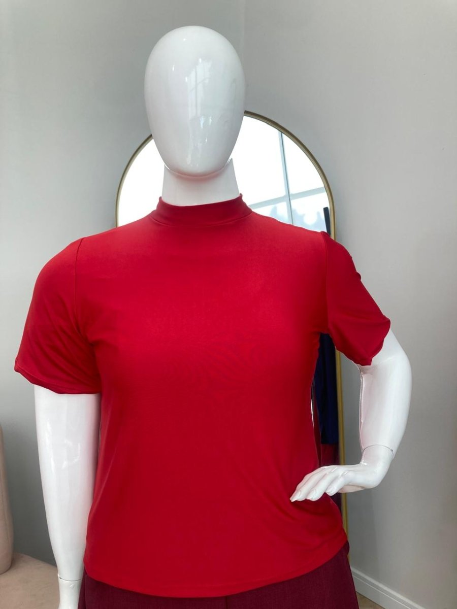 Blusa Exclusiva – Feminina em Malha Confort com Gola Redonda - Naguirre Shop