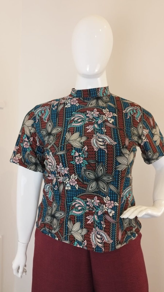 Blusa Exclusiva – Feminina em Malha Confort com Gola Redonda - Naguirre Shop