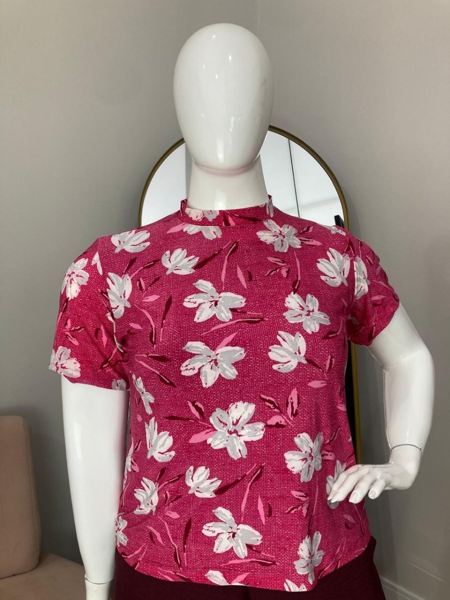 Blusa Exclusiva – Feminina em Malha Confort com Gola Redonda - Naguirre Shop