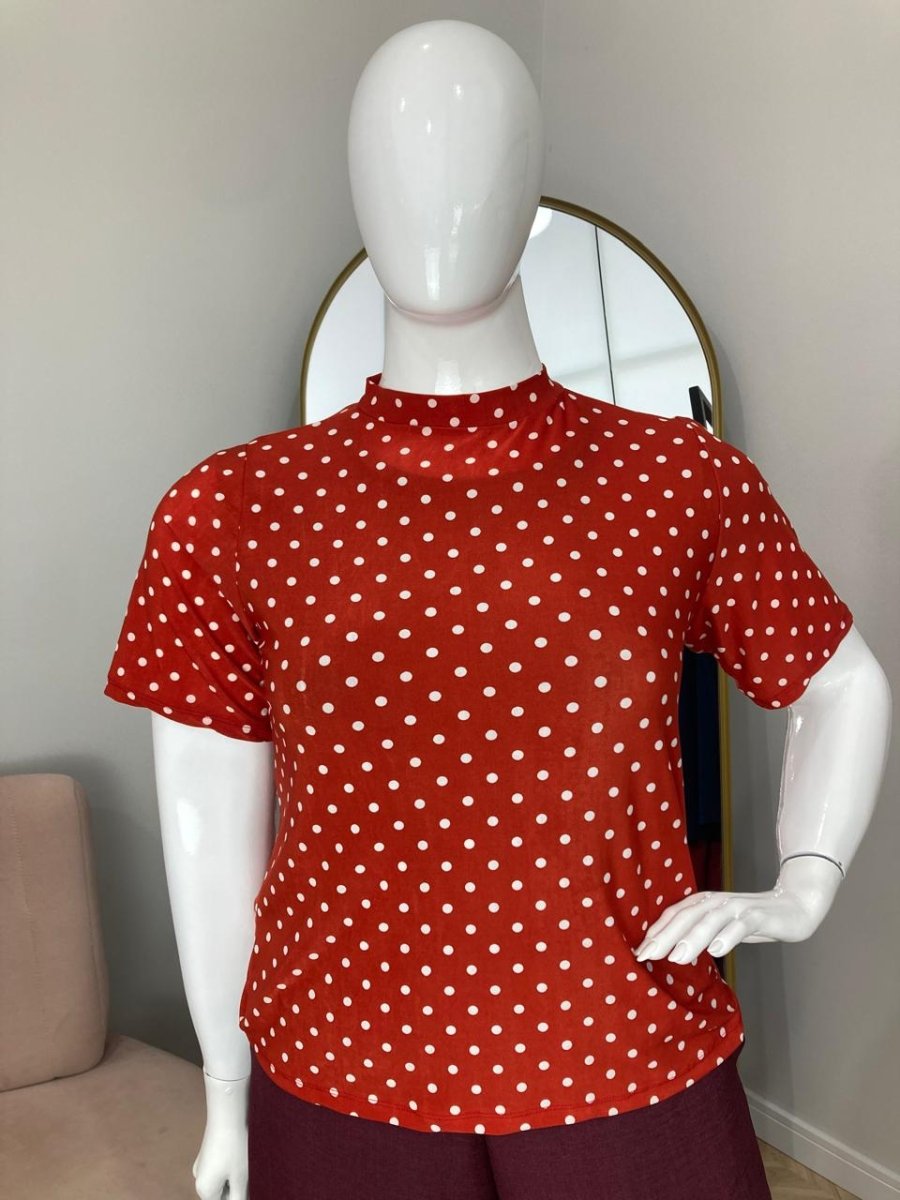 Blusa Exclusiva – Feminina em Malha Confort com Gola Redonda - Naguirre Shop