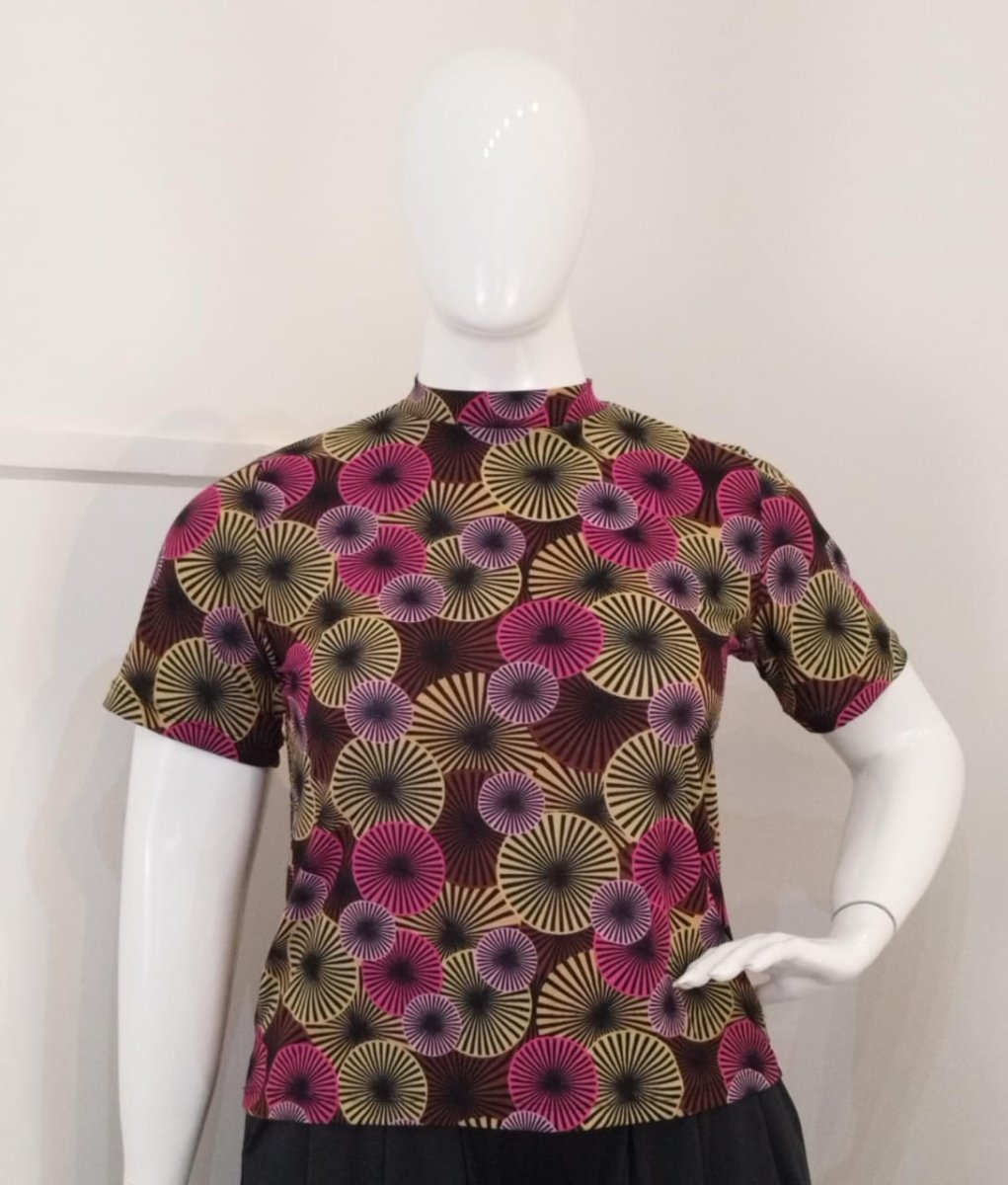 Blusa Exclusiva – Feminina em Malha Confort com Gola Redonda - Naguirre Shop