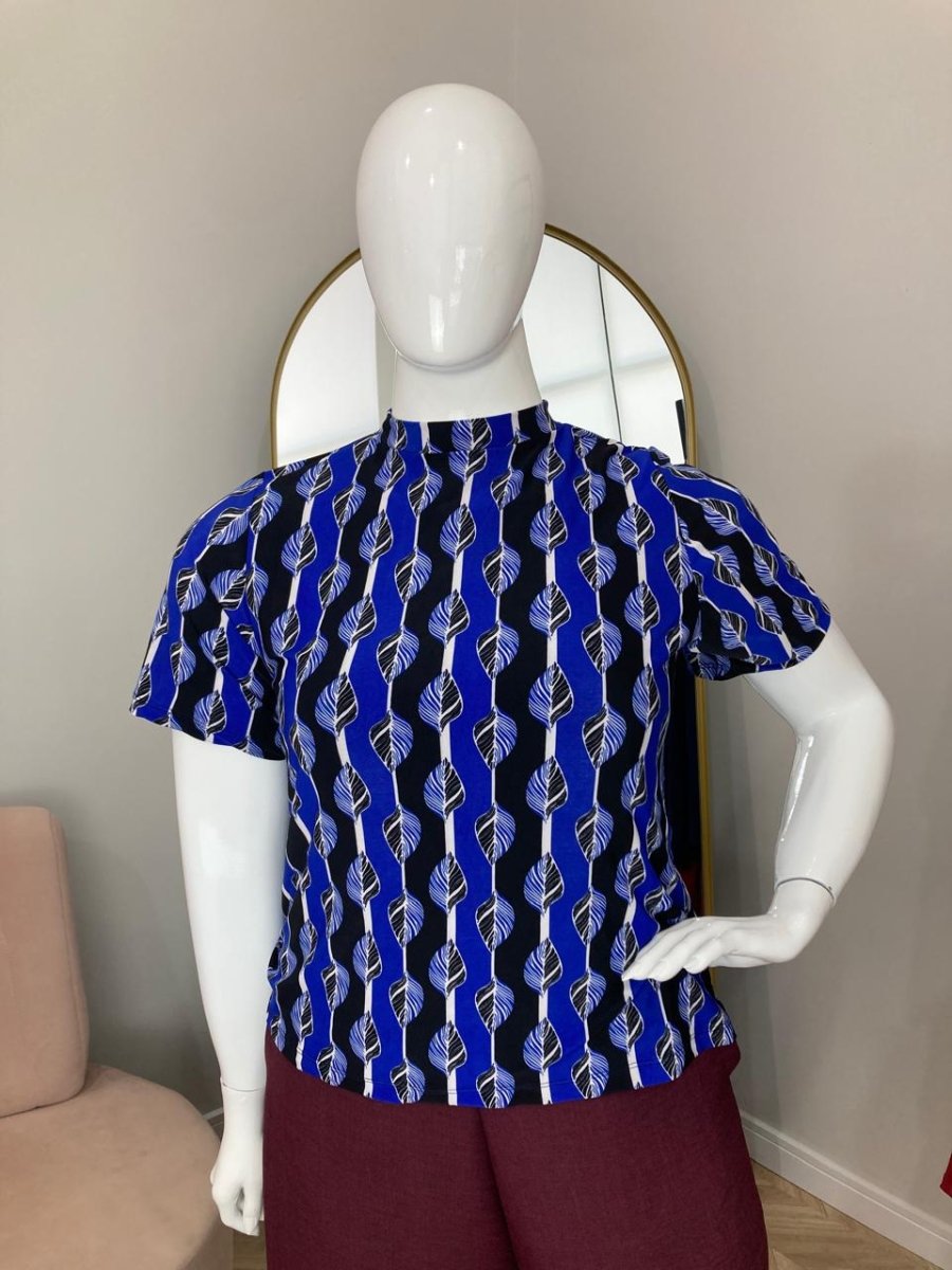 Blusa Exclusiva – Feminina em Malha Confort com Gola Redonda - Naguirre Shop