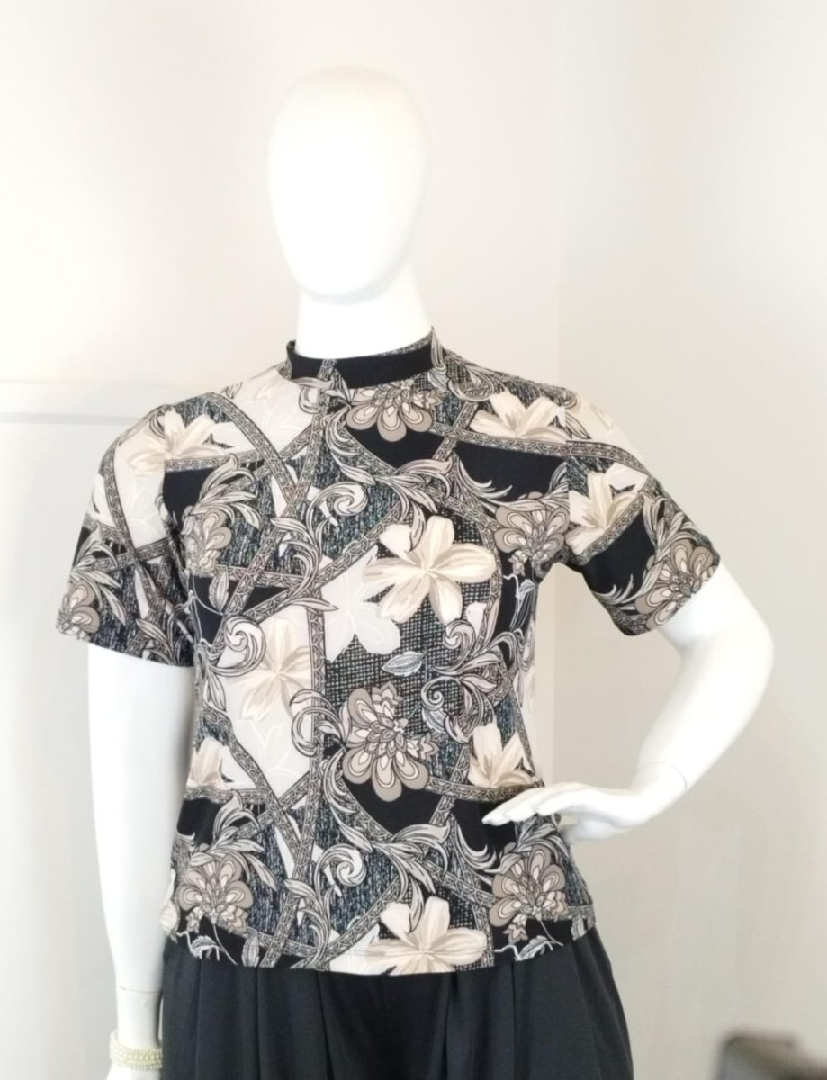 Blusa Exclusiva – Feminina em Malha Confort com Gola Redonda - Naguirre Shop
