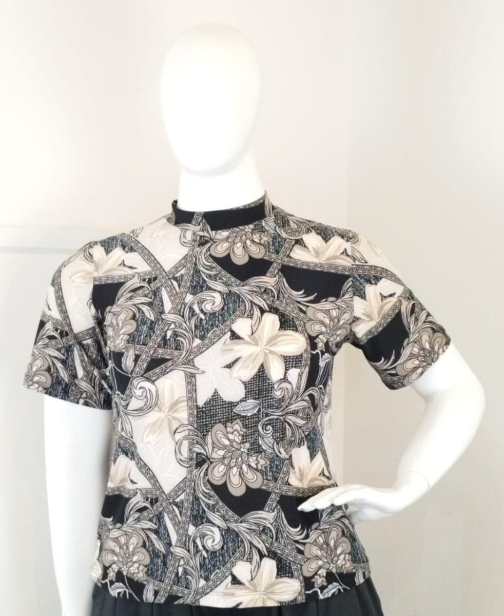 Blusa Exclusiva – Feminina em Malha Confort com Gola Redonda - Naguirre Shop