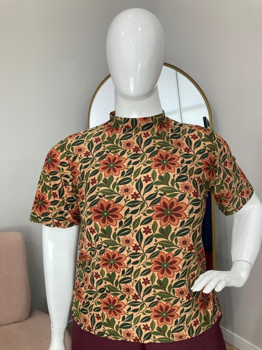 Blusa Exclusiva – Feminina em Malha Confort com Gola Redonda - Naguirre Shop