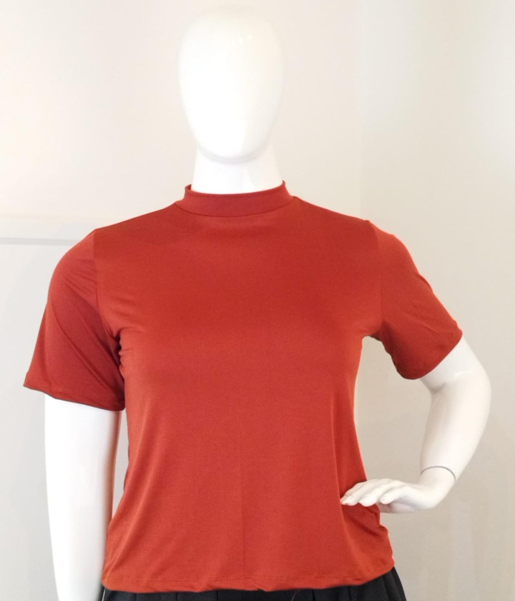 Blusa Exclusiva – Feminina em Malha Confort com Gola Redonda - Naguirre Shop