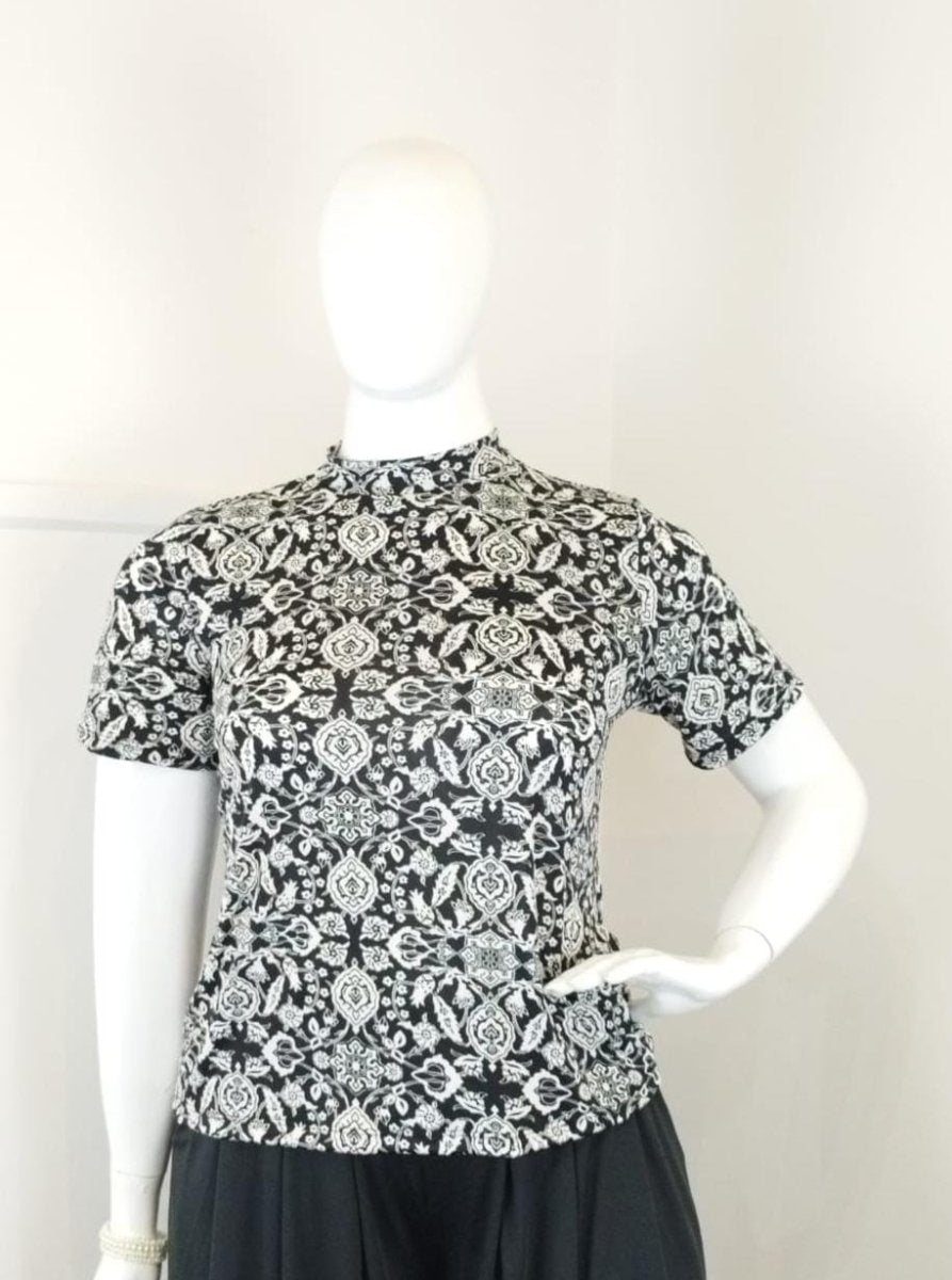 Blusa Exclusiva – Feminina em Malha Confort com Gola Redonda - Naguirre Shop
