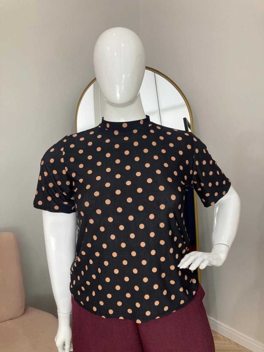 Blusa Exclusiva – Feminina em Malha Confort com Gola Redonda - Naguirre Shop