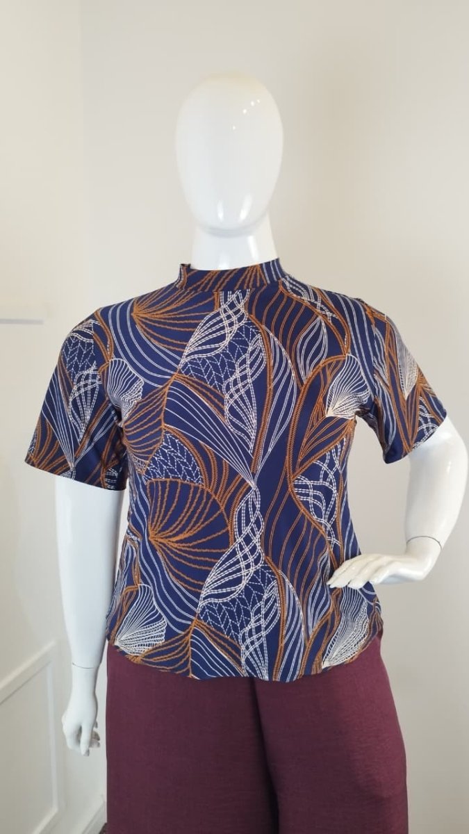 Blusa Exclusiva – Feminina em Malha Confort com Gola Redonda - Naguirre Shop