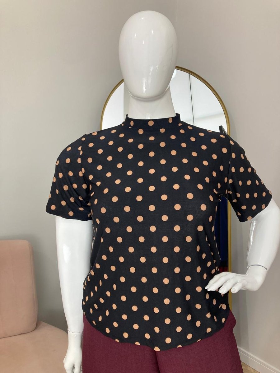 Blusa Exclusiva – Feminina em Malha Confort com Gola Redonda - Naguirre Shop