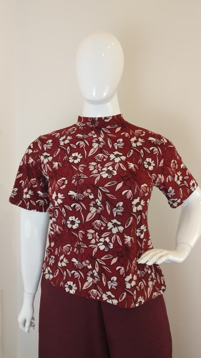 Blusa Exclusiva – Feminina em Malha Confort com Gola Redonda - Naguirre Shop