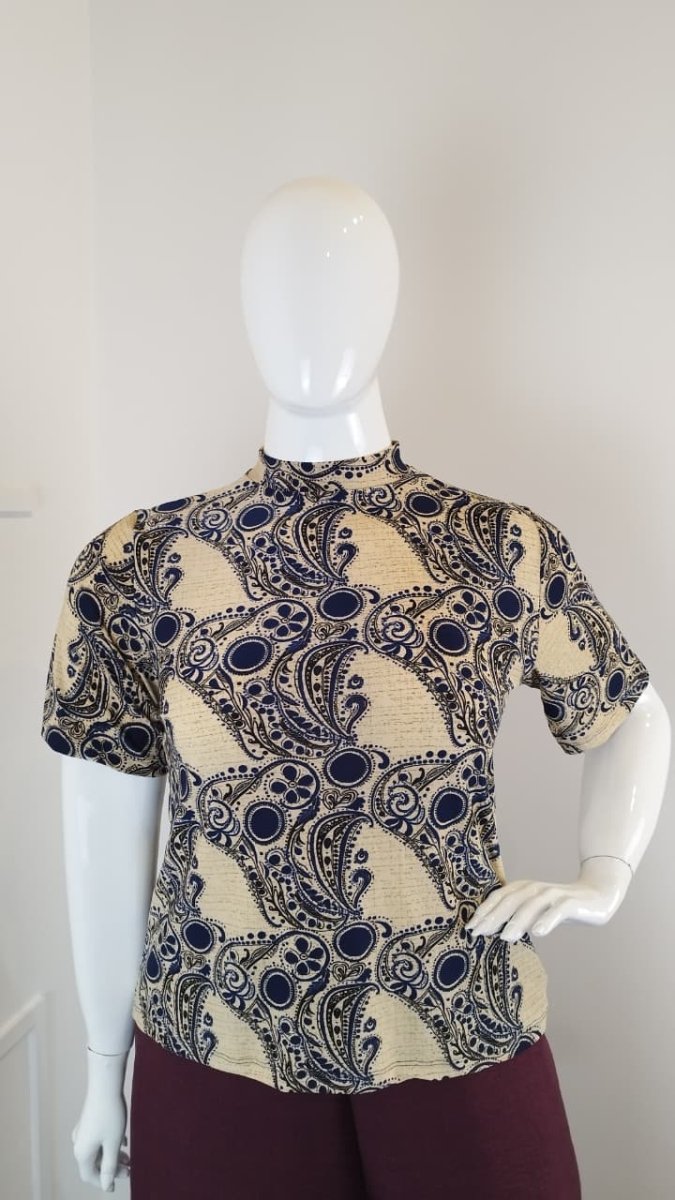 Blusa Exclusiva – Feminina em Malha Confort com Gola Redonda - Naguirre Shop