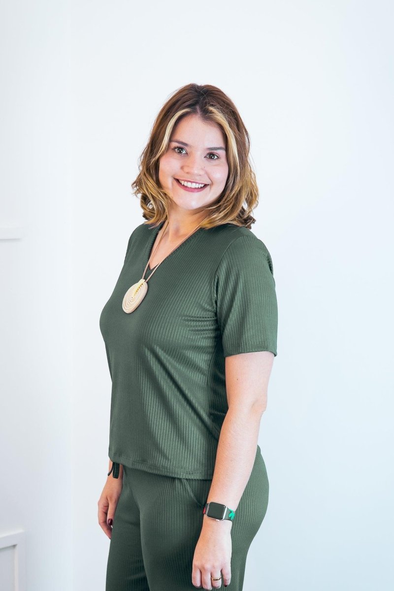 Blusa Fernanda - Gola V em Malha Canelada - Naguirre Shop