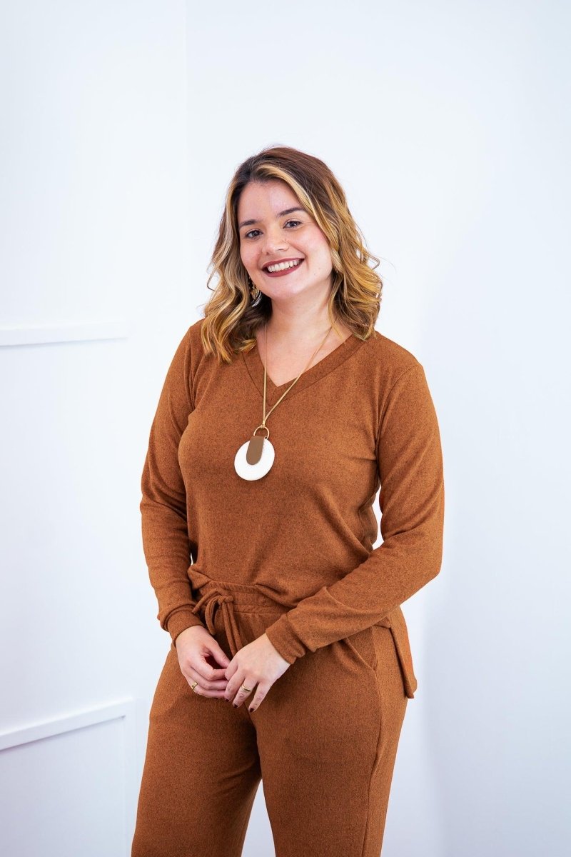 Blusa Gola V de Manga Longa Lãzinha Paula - Naguirre Shop