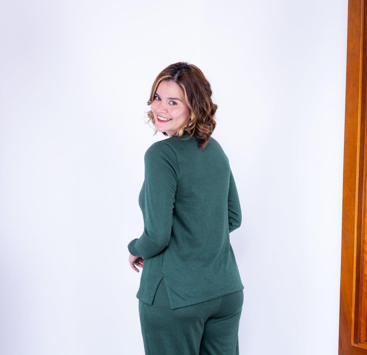Blusa Marina – Manga Longa em Lãzinha com Gola Redonda - Naguirre Shop