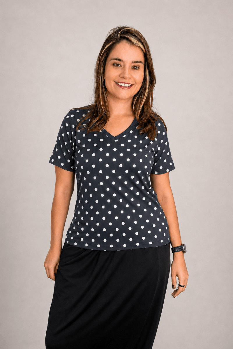 Blusa Osaka - T-Shirt Decote V em Malha Confort - Naguirre Shop