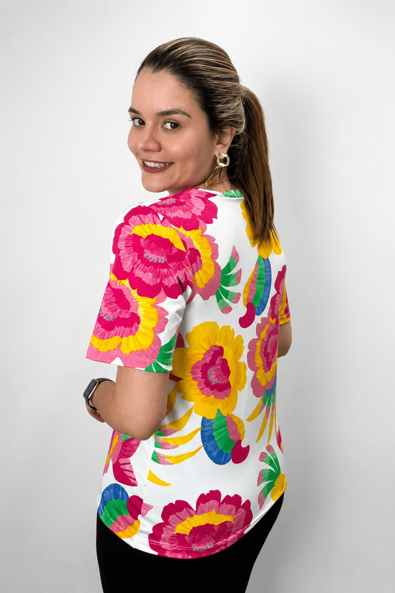Blusa Osaka - T-Shirt Decote V em Malha Confort - Naguirre Shop