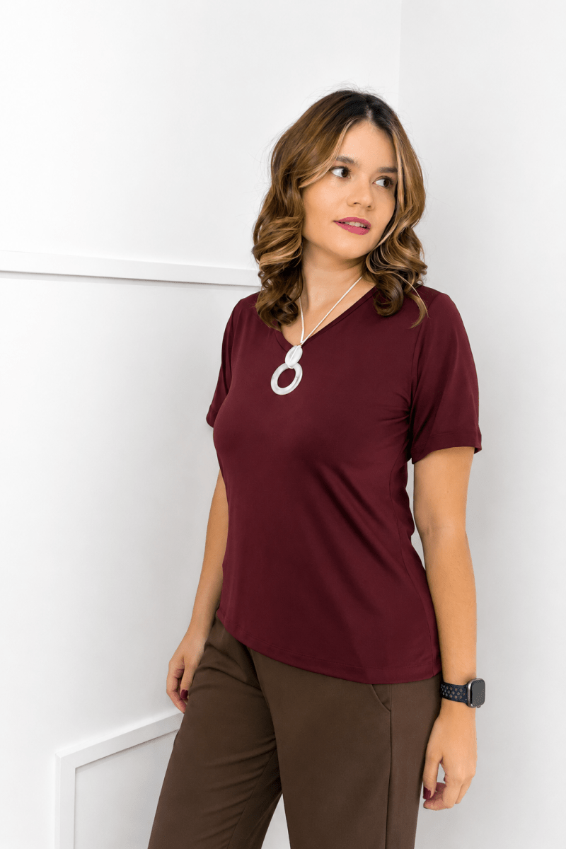 Blusa Osaka - T-Shirt Decote V em Malha Confort - Naguirre Shop