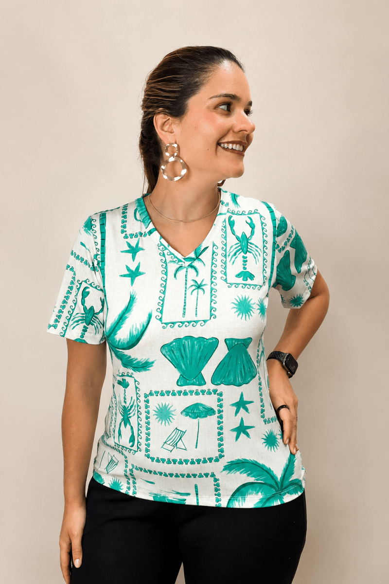 Blusa Osaka - T-Shirt Decote V em Malha Confort - Naguirre Shop