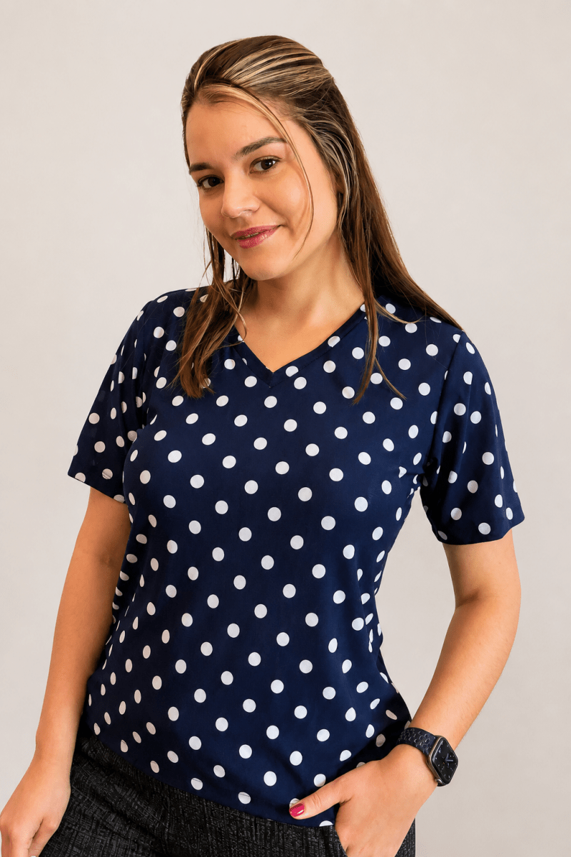 Blusa Osaka - T-Shirt Decote V em Malha Confort - Naguirre Shop