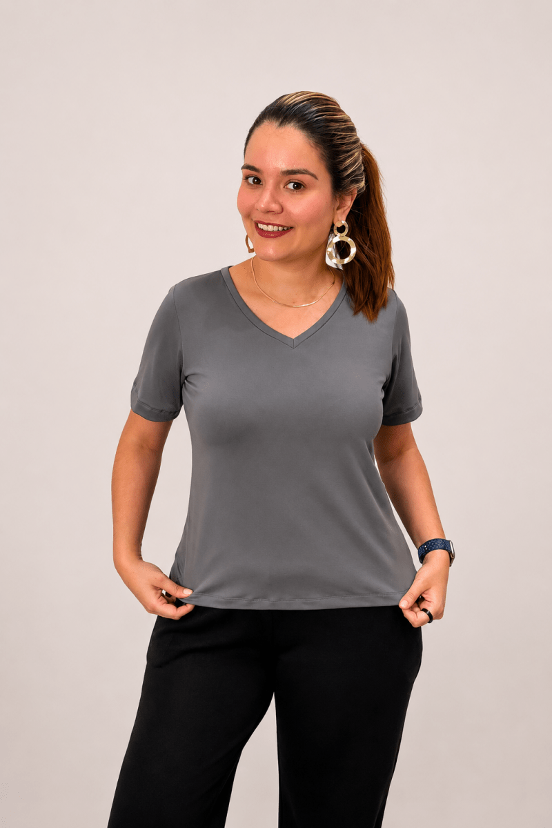 Blusa Osaka - T-Shirt Decote V em Malha Confort - Naguirre Shop