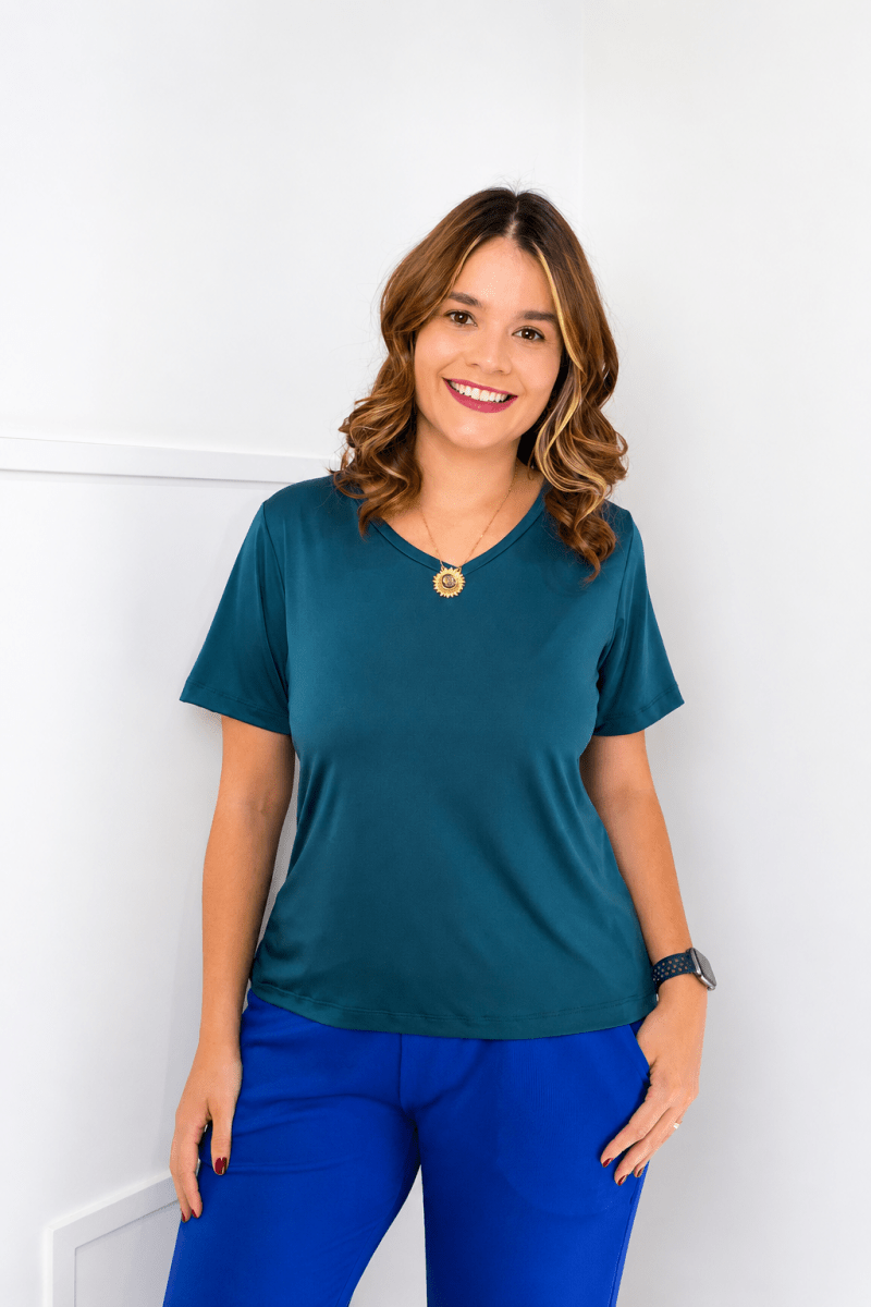 Blusa Osaka - T-Shirt Decote V em Malha Confort - Naguirre Shop